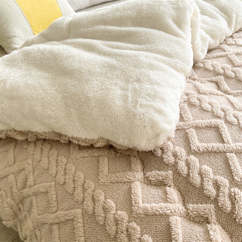 Beige  teddydekbed luxe detail